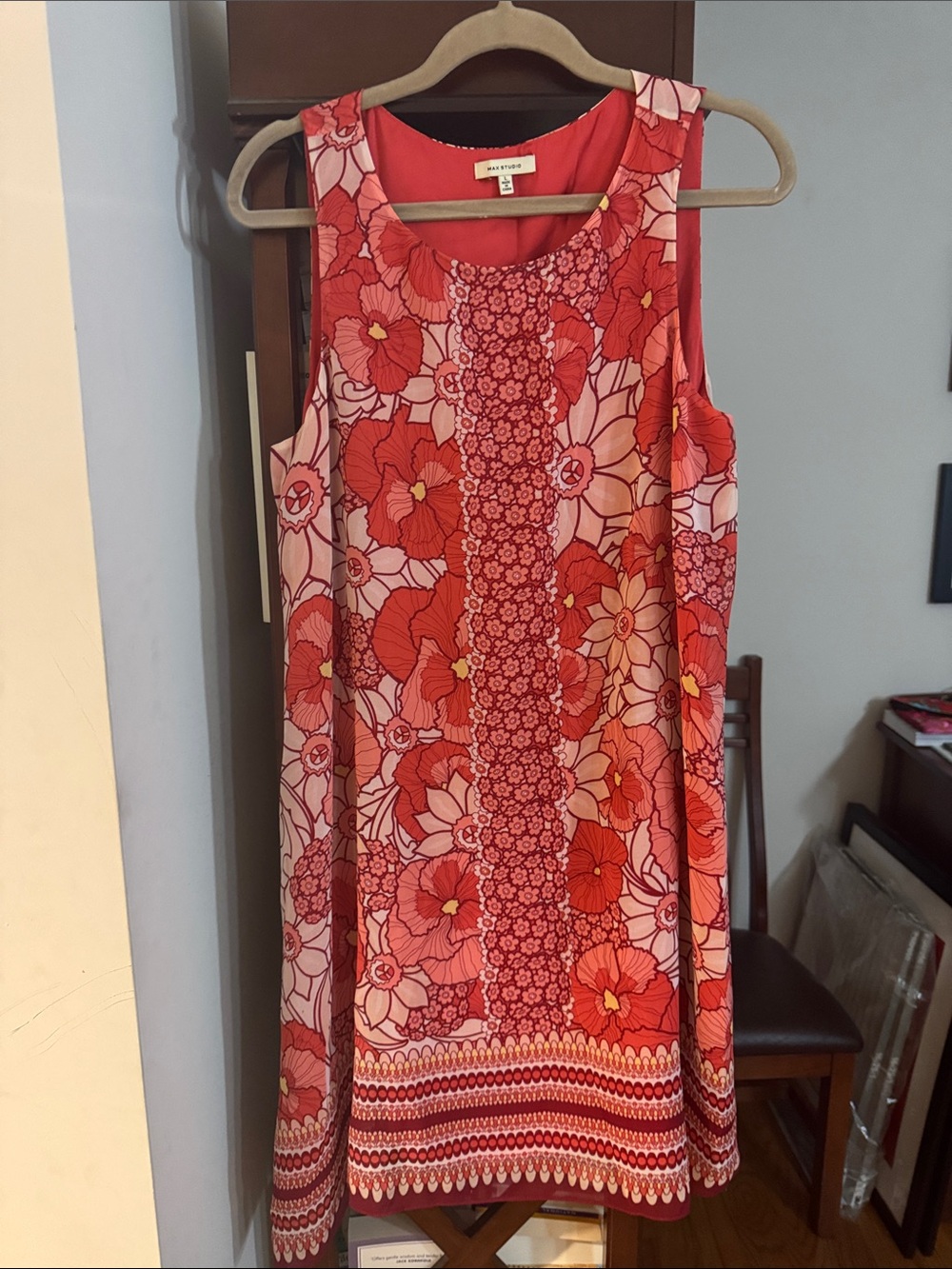 Max Studio Coral and Pink Floral Sleeveless Midi Dress in large